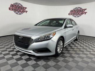 Used 2016 Hyundai Sonata SE image 1