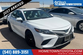 Used 2020 Toyota Camry SE image 1
