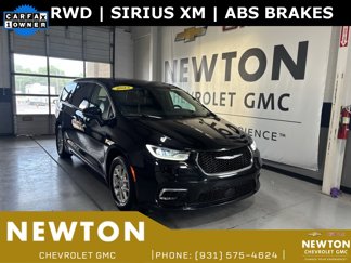 Used 2023 Chrysler Pacifica Touring-L image 1