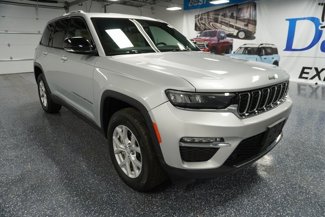 Used 2023 Jeep Grand Cherokee Limited image 1