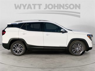 Used 2022 GMC Terrain SLT w/ Infotainment Package II image 1