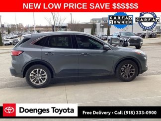 Used 2021 Ford Escape SE image 1
