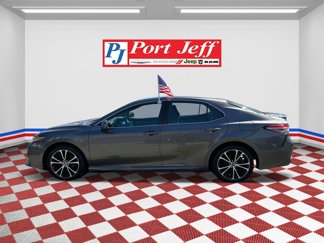 Used 2019 Toyota Camry L image 1
