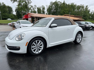 Used 2015 Volkswagen Beetle TDI image 1