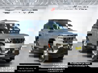 New 2025 Jeep Grand Cherokee Laredo image 1