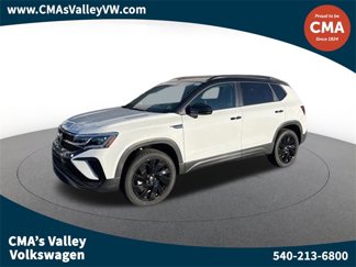 New 2024 Volkswagen Taos SE image 1