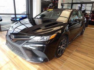 Used 2019 Toyota Camry SE image 1