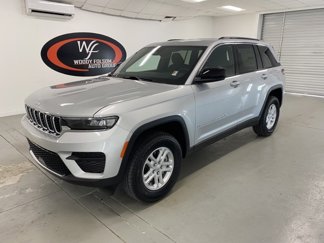 New 2025 Jeep Grand Cherokee Laredo image 1
