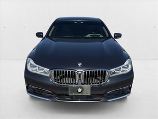 Used 2016 BMW 750i xDrive video 2