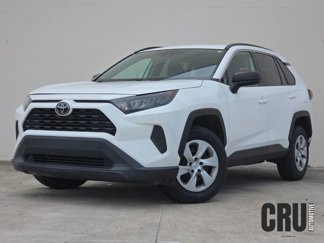 Used 2020 Toyota RAV4 LE image 1