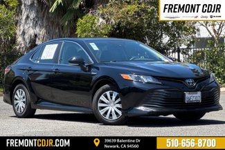 Used 2020 Toyota Camry LE image 1