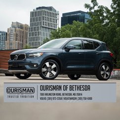 Used 2021 Volvo XC40 T5 Momentum w/ Premium Package image 1