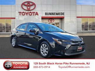 Certified 2024 Toyota Corolla LE image 1