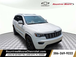 Used 2020 Jeep Grand Cherokee Altitude image 1