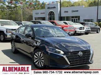 Used 2023 Nissan Altima 2.5 SV image 1