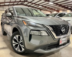 Used 2023 Nissan Rogue SV image 1