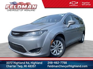 Used 2019 Chrysler Pacifica Touring-L image 1