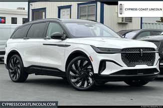 New 2025 Lincoln Nautilus Reserve image 1