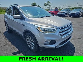 Used 2017 Ford Escape SE w/ Equipment Group 201A image 1
