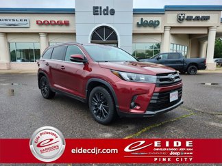 Used 2019 Toyota Highlander SE image 1