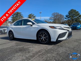 Used 2021 Toyota Camry SE image 1