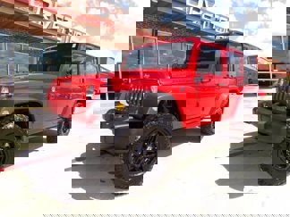 Used 2017 Jeep Wrangler Unlimited Rubicon w/ Connectivity Group image 1