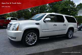 Used 2011 Cadillac Escalade ESV Luxury image 1