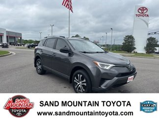 Used 2017 Toyota RAV4 LE image 1