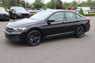 Used 2024 Volkswagen Jetta SE w/ Panoramic Sunroof Package image 1
