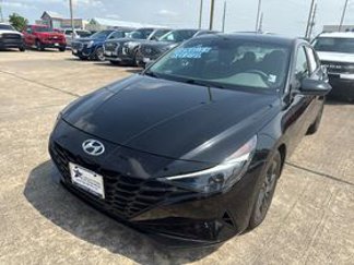 Used 2023 Hyundai Elantra SEL image 1