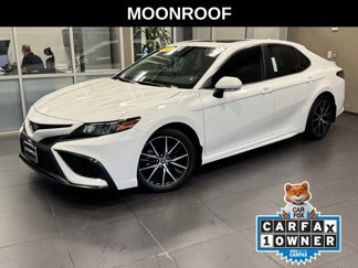 Used 2022 Toyota Camry SE image 1