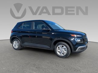 Used 2023 Hyundai Venue SE image 1
