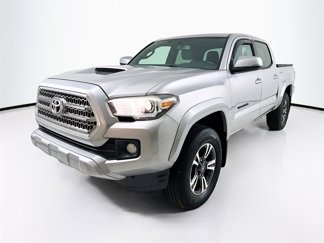 Used 2016 Toyota Tacoma TRD Sport image 1