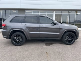 Used 2020 Jeep Grand Cherokee Altitude image 1