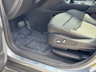 Used 2023 Cadillac XT6 Luxury image 1