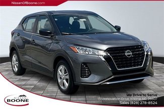 New 2025 Nissan Kicks Play S image 1