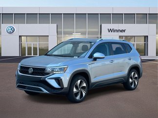 Certified 2024 Volkswagen Taos SE image 1