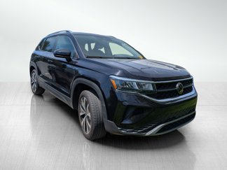 Used 2024 Volkswagen Taos SE image 1