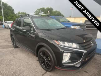 Used 2020 Mitsubishi Eclipse Cross LE image 1