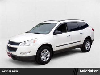 Used 2010 Chevrolet Traverse LS image 1