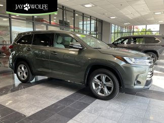 Used 2017 Toyota Highlander Limited image 1