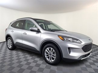 Used 2020 Ford Escape SE image 1
