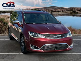 Used 2018 Chrysler Pacifica Limited w/ Tire & Wheel Group image 1