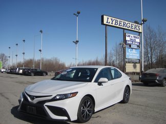 Used 2022 Toyota Camry SE image 1