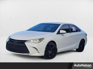 Used 2016 Toyota Camry LE image 1