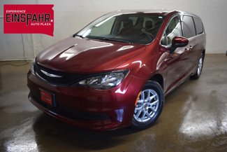 Used 2023 Chrysler Voyager LX image 1