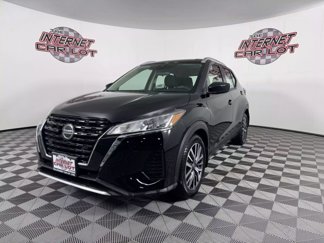 Used 2021 Nissan Kicks SV image 1