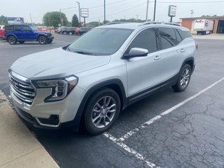 Certified 2022 GMC Terrain SLT image 1