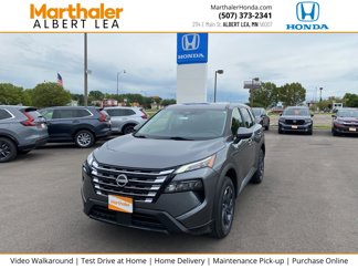 Used 2024 Nissan Rogue SV image 1