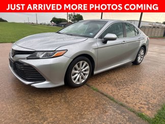 Used 2019 Toyota Camry L image 1